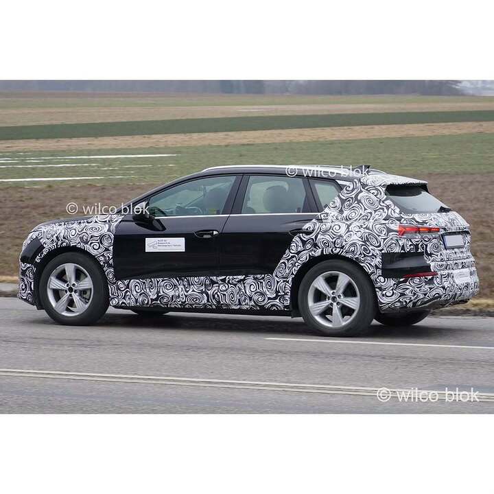 Spotted in Ingolstadt- the refreshed Audi Q4 e-tron!#audi #q4 #etron #facelift #Erlkönig (1)