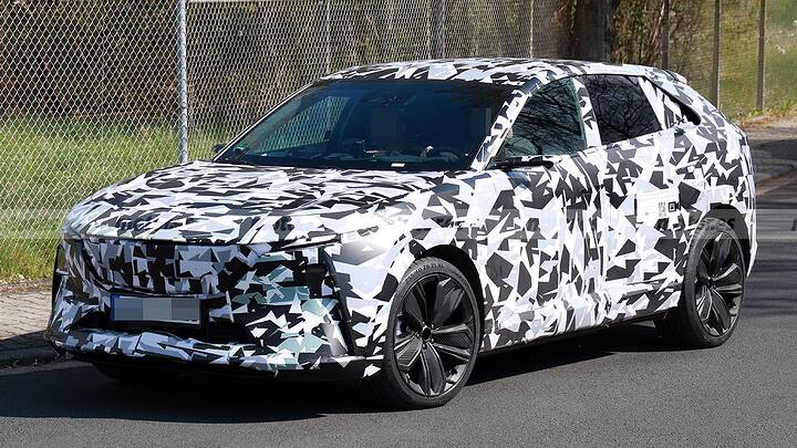 Following the Mazda6e comes a new SUV, the electric Mazda CX-6e has been spotted in Europe 5