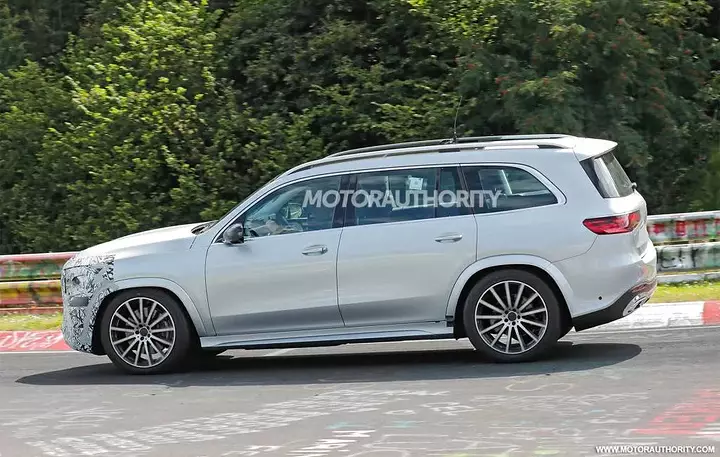 2027-mercedes-benz-gls-class-facelift-spy-shots--photo-via-baldauf_100940095_l