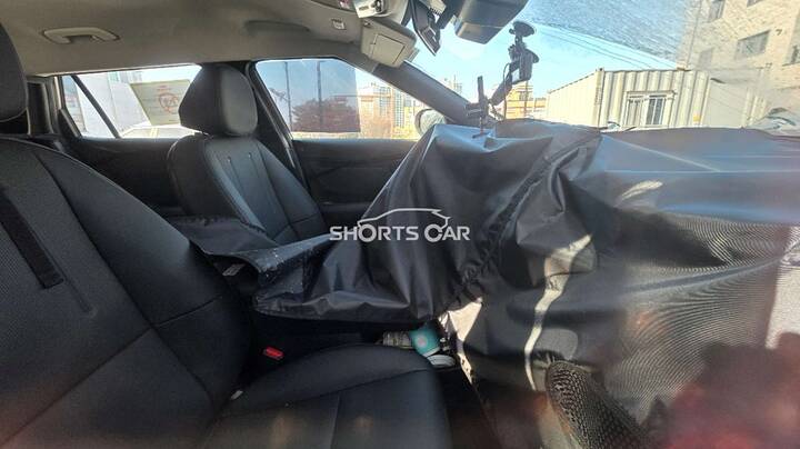 thumb-First Look Inside Next-Gen Hyundai KONA SX3_newcarscoops_1769726189_1429_950x534 (1)