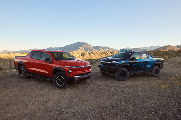 ChevroletSilveradoEVZR2off-roadracetruckconcept01packshot