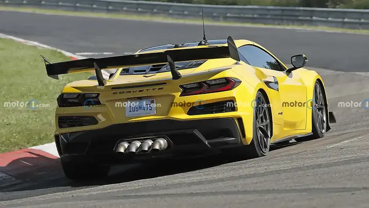 chevrolet-corvette-zora-2025-als-ungetarnter-erlkonig (1)