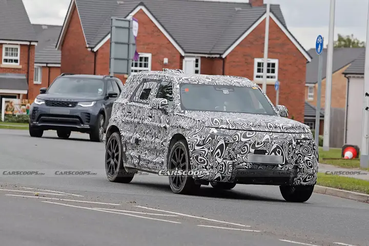 Land-Rover-Defender-Sport-EV-spy-shots-00006-2048x1367