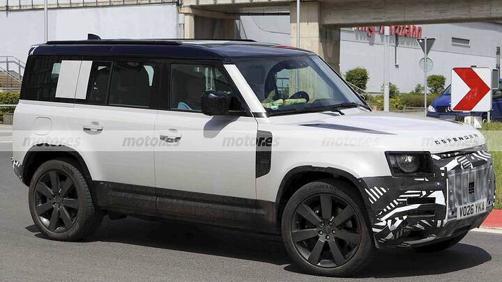 land-rover-defender-facelift-2028-fotos-newcarscoops-2026114508-17803310898