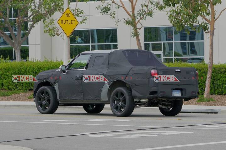 kia-ev-pickup-ev9-test-mule-4-scaled