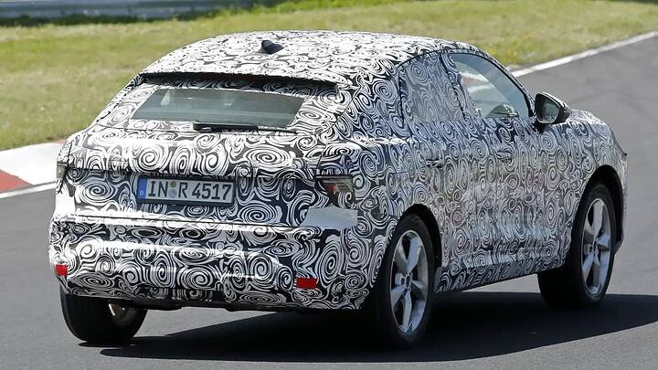 imgi_24_New Audi Q3 Sportback - rear 3_4_mi7g0a