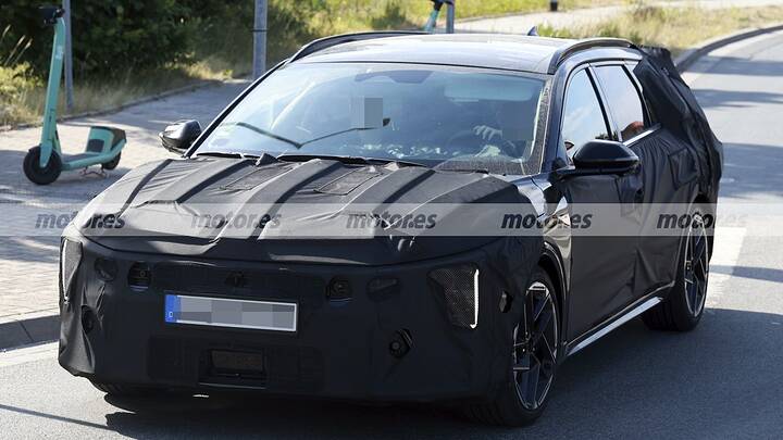 El nuevo familiar de KIA cazado en estas primeras fotos espía tiene algo del Optima… y apunta directo al Passat 4