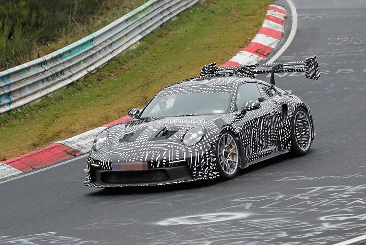 porsche-911-gt3-rs-mr-by-manthey-wants-to-be-crowned-the-new-king-of-the-ring_3