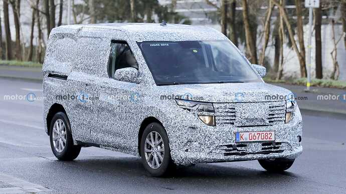 ford-transit-courier-first-spy-photo (3)