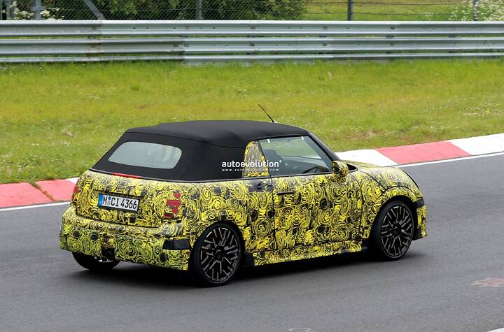 2025-mini-john-cooper-works-convertible-spied-gas-and-electric-versions-are-on-the-menu_9