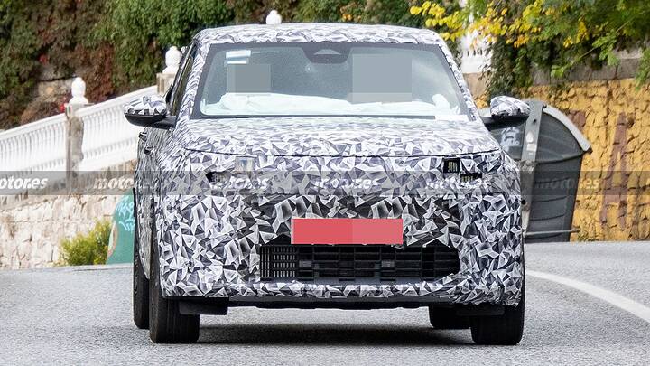 FIAT se adelanta a Dacia con un singular SUV Coupé, cazado el nuevo Panda Fastback 5