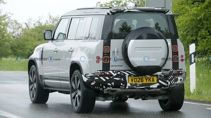 land-rover-defender-facelift-2027-newcarscoops(12)