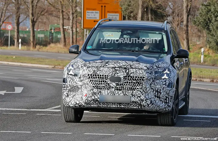 2027-mercedes-benz-gls-class-facelift-spy-shots--photo-via-baldauf_100953999_h