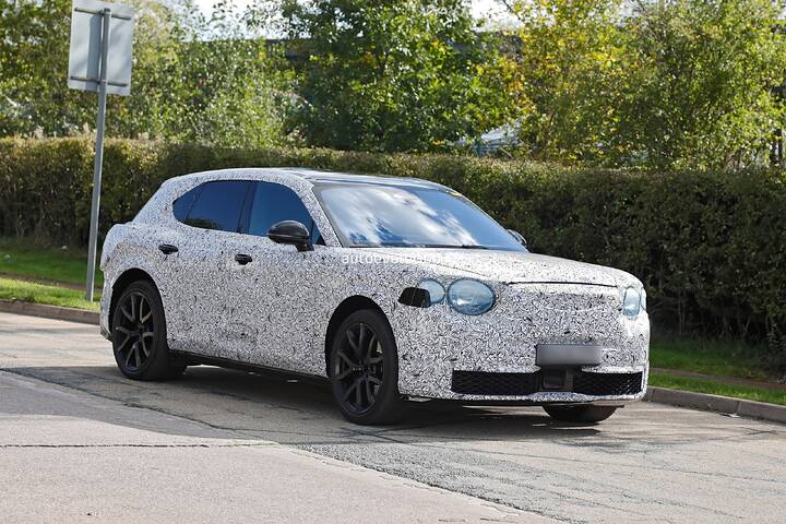 imgi_52_bentley-s-urban-ev-identifies-as-a-smaller-bentayga-in-new-spy-shots-257978_1