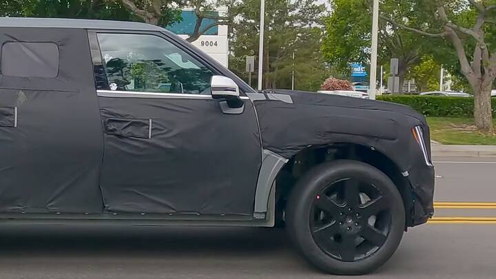 First ever Kia Electric Pickup Test Mule