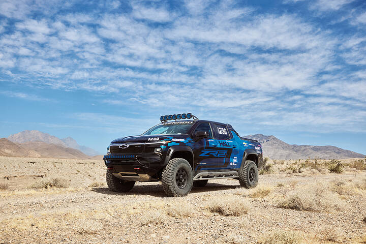 ChevroletSilveradoEVZR2off-roadracetruckconcept03