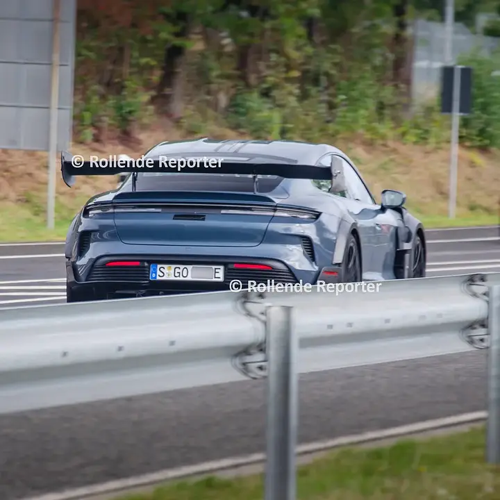 Prepare for revenge, Xiaomi 😏#PorscheTaycanTurboGTMR #PorscheTaycanTurboGT #TaycanTurboGT #Tay (1)