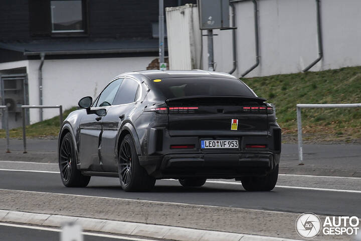 porsche-cayenne-coupe-ev-d9cb6-c883726032025223859_9