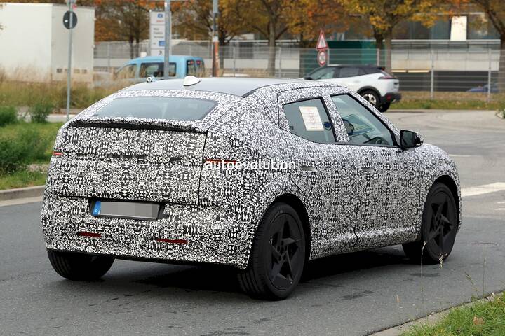 imgi_77_the-hyundai-ioniq-3-spied-with-concept-three-cues-tesla-esque-pleos-infotainment-system_27