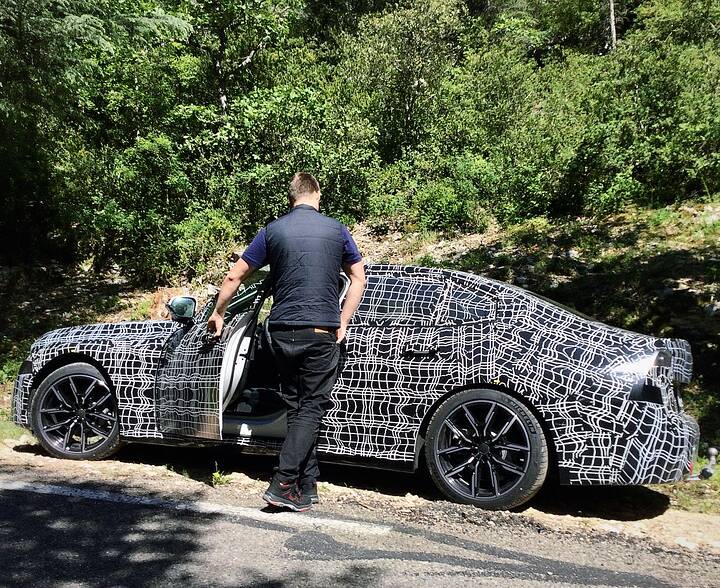 2027 BMW 3 Series-newcarscoops-44be-bbff-2354de4fb1c0