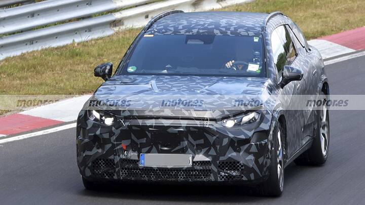 mercedes-amg-gt-suv-electrico-fotos-espia-2025110456-1760085128_1