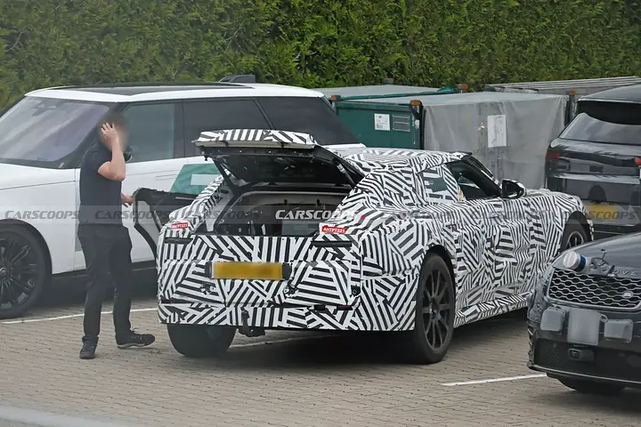 Jaguar-Electric-GT-1021-2-2048x1368