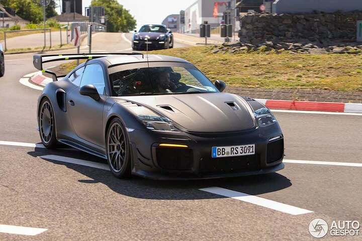 Manthey Racing has been caught testing a Porsche 991 GT2 RS at the Nürburgring, and early signs (7)