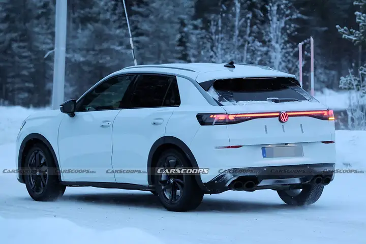 2027-VW-T-Roc-R-spy-shots-00014-1-1536x1024