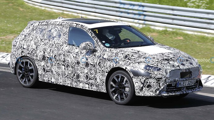 bmw-1-series-facelift-new-spy-photo (6)