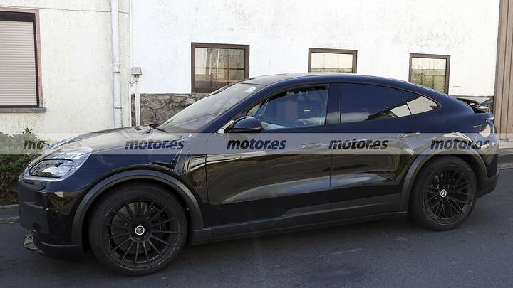 Porsche is preparing an electric Cayenne Coupé Turbo GT that promises crazy figures.