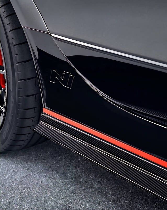 newcarscoops_imgi_10_thumb-c555449061993ab1e6cb2ce2eee84708_1752152643_7049_950x1190