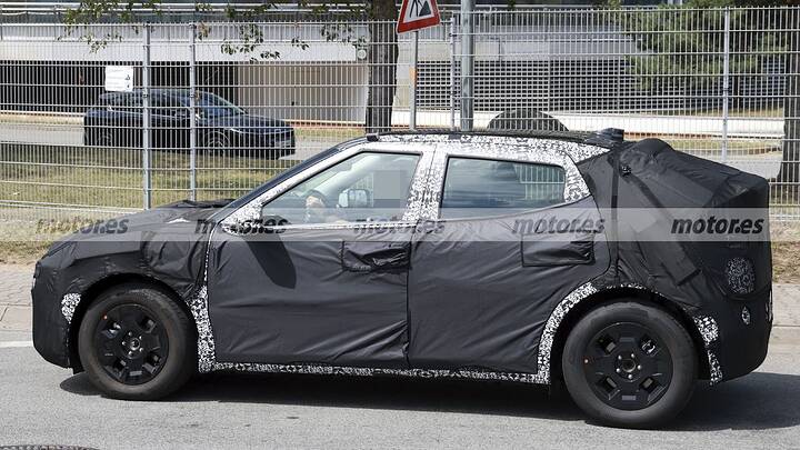 First spy photos of the Hyundai IONIQ 2, the electric car that will make the Volkswagen ID.2 tremble 9