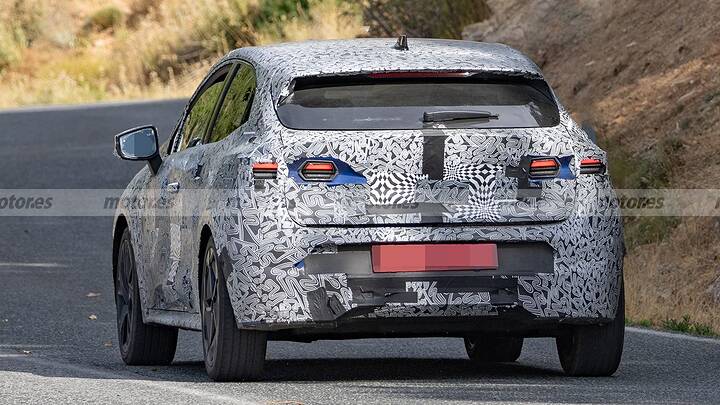 El nuevo Clio híbrido de 160 CV se queda corto, se descubre el secreto de Renault que apunta a las siglas RS 11