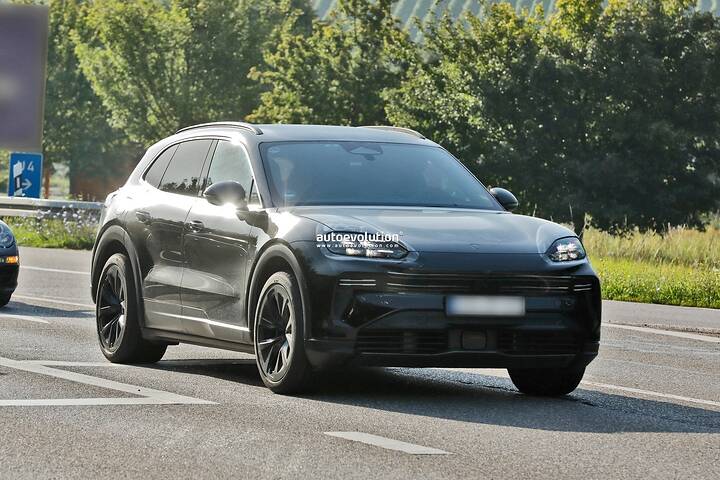 imgi_44_2026-porsche-cayenne-electric-spied-testing-with-less-disguise-than-ever_7