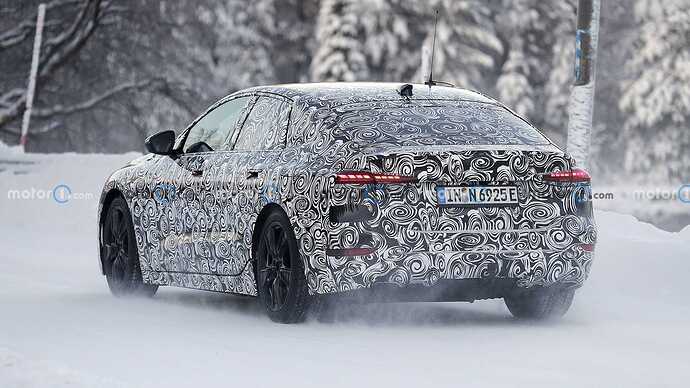 audi-a6-e-tron-rear-view-spy-photo (3)