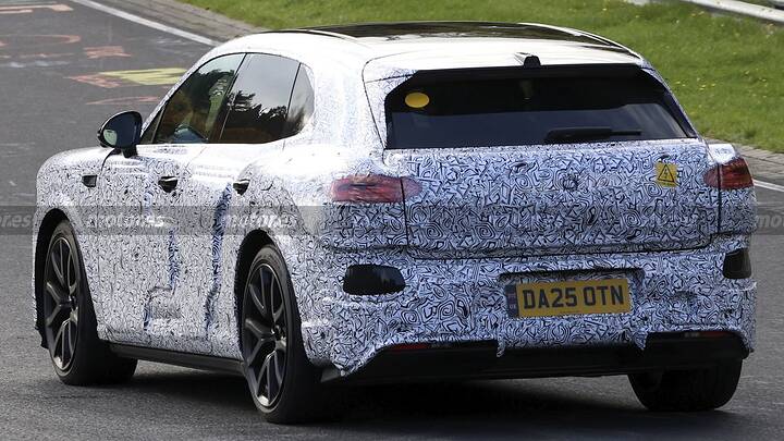 bentley-urban-suv-luxury-fotos-espia-2027-nurburgring-2025110509-1760443547_19