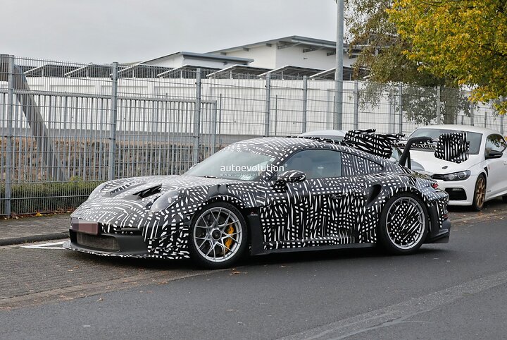 porsche-911-gt3-rs-mr-by-manthey-wants-to-be-crowned-the-new-king-of-the-ring_15