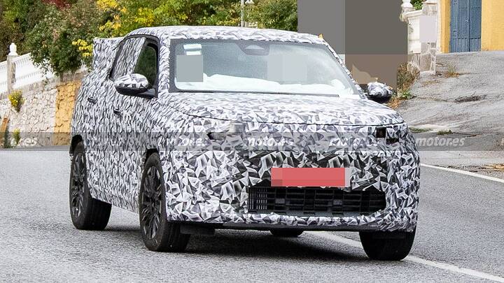 FIAT se adelanta a Dacia con un singular SUV Coupé, cazado el nuevo Panda Fastback 3