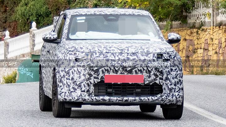 FIAT se adelanta a Dacia con un singular SUV Coupé, cazado el nuevo Panda Fastback 4