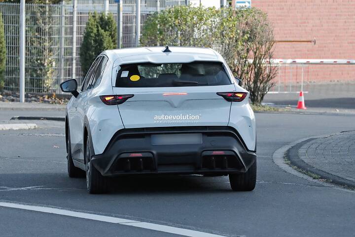 cupra-raval-spied-at-the-nurburgring-it-s-a-future-subcompact-electric-hatch_11