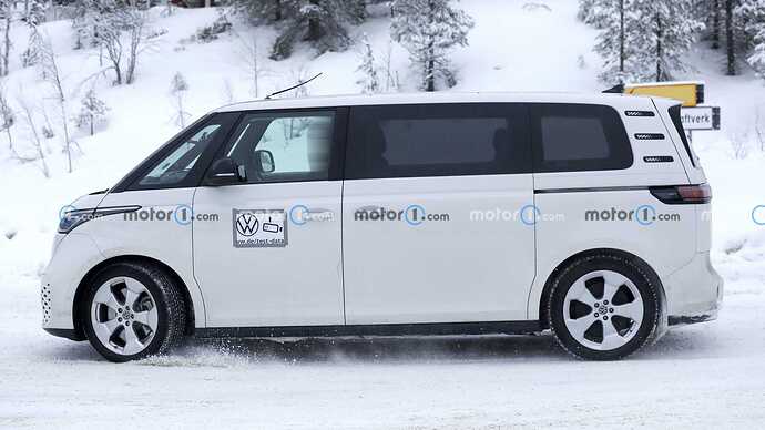 2024-volkswagen-id.-buzz-lwb-spy-photo (8)