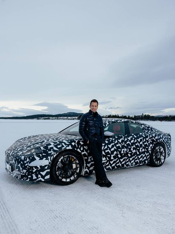 2027 Mercedes-AMG GT4 EV_newcarscoops_4f47