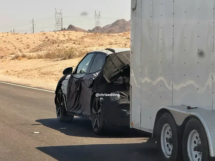 genesis-gv60-magma-spied-in-the-us-2-980x735.jpg