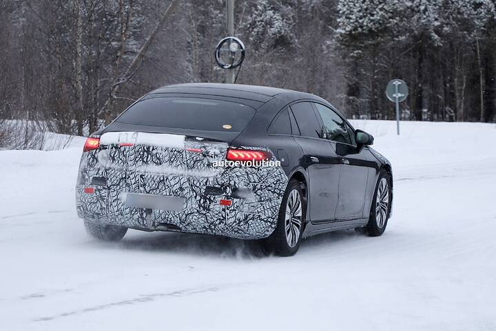 imgi_45_mercedes-eqs-is-getting-a-new-face-newcarscoops_10