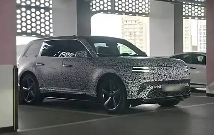 imgi_2_genesis-gv90-loses-camouflag11