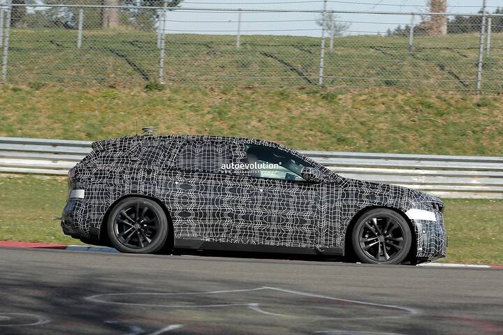 2026-bmw-ix3-shows-production-lights-first-neue-klasse-model-will-debut-september-2025_8