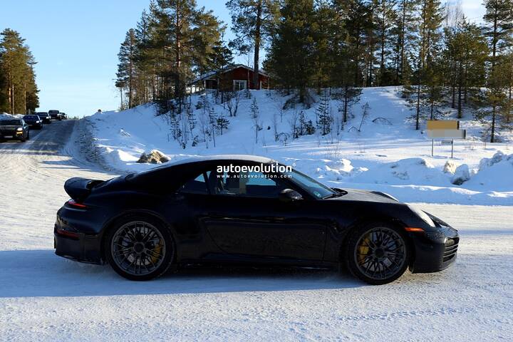 imgi_93_spy-photos-new-porsche-911-turbo-touring-shows-flush-automatically-extending-spoiler_22