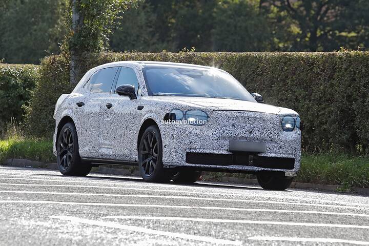 imgi_77_bentley-s-urban-ev-identifies-as-a-smaller-bentayga-in-new-spy-shots_22