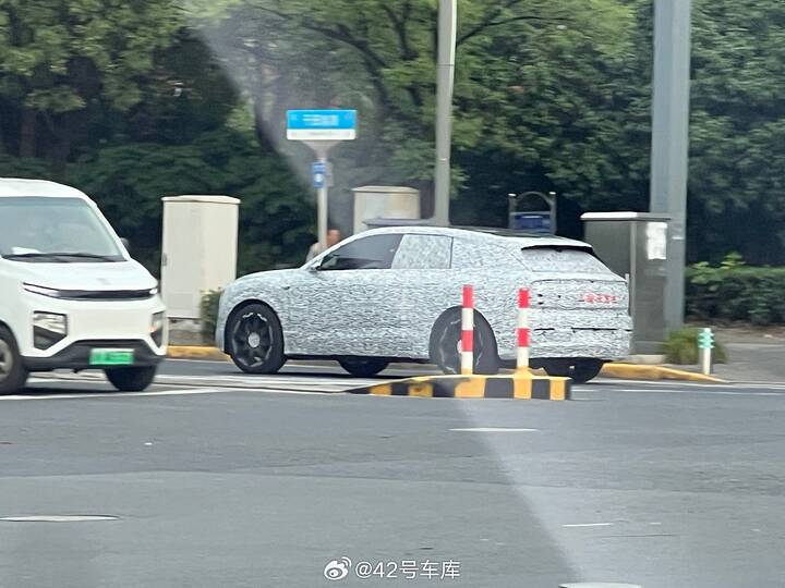 61fddd90gy1i47q0tw2exj21400u00ze