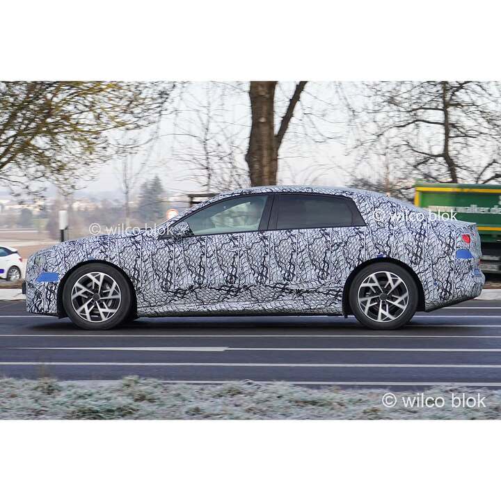 254f5_2026 Mercedes C-Class Electric_newcarscoops_5de4